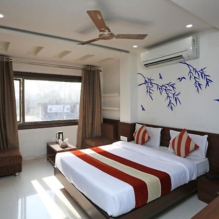 Airport Hotel Daya Capitol New Delhi Exteriör bild
