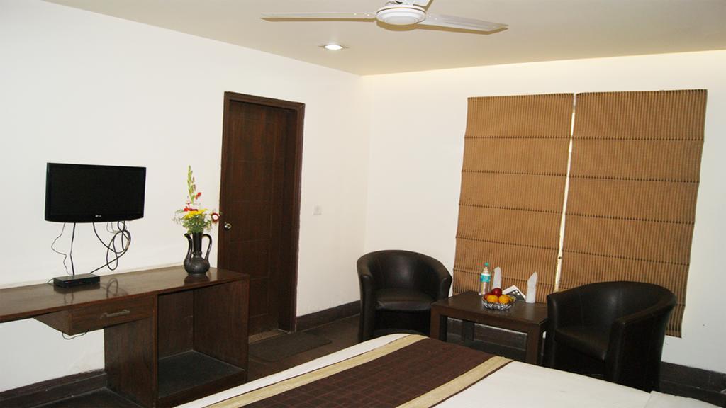 Airport Hotel Daya Capitol New Delhi Exteriör bild