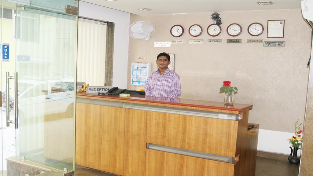 Airport Hotel Daya Capitol New Delhi Exteriör bild