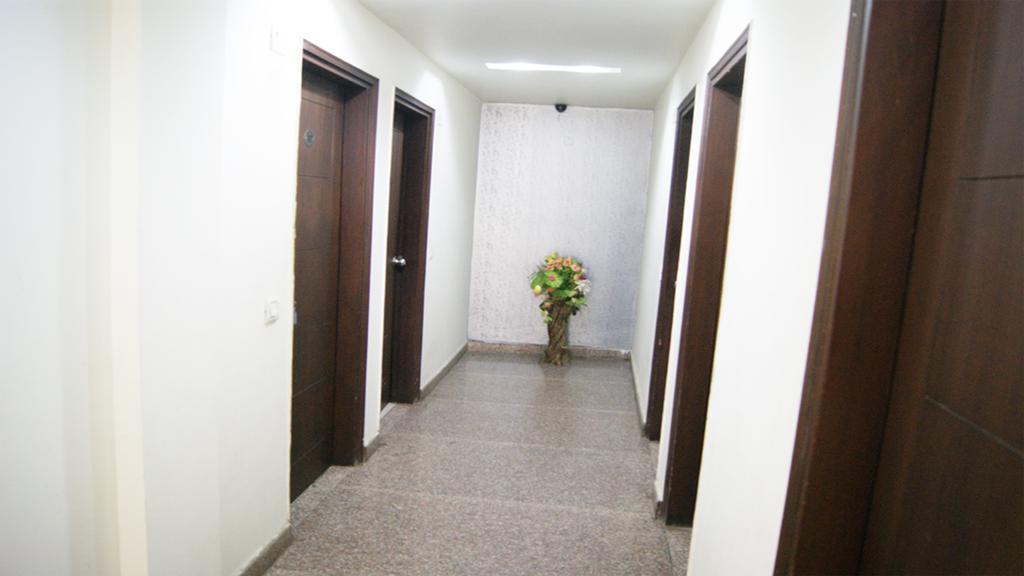 Airport Hotel Daya Capitol New Delhi Exteriör bild