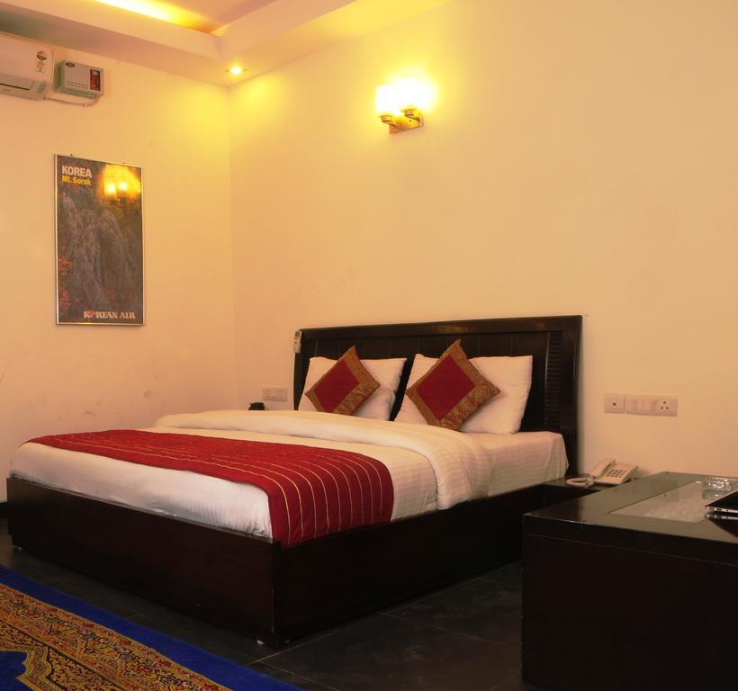 Airport Hotel Daya Capitol New Delhi Exteriör bild