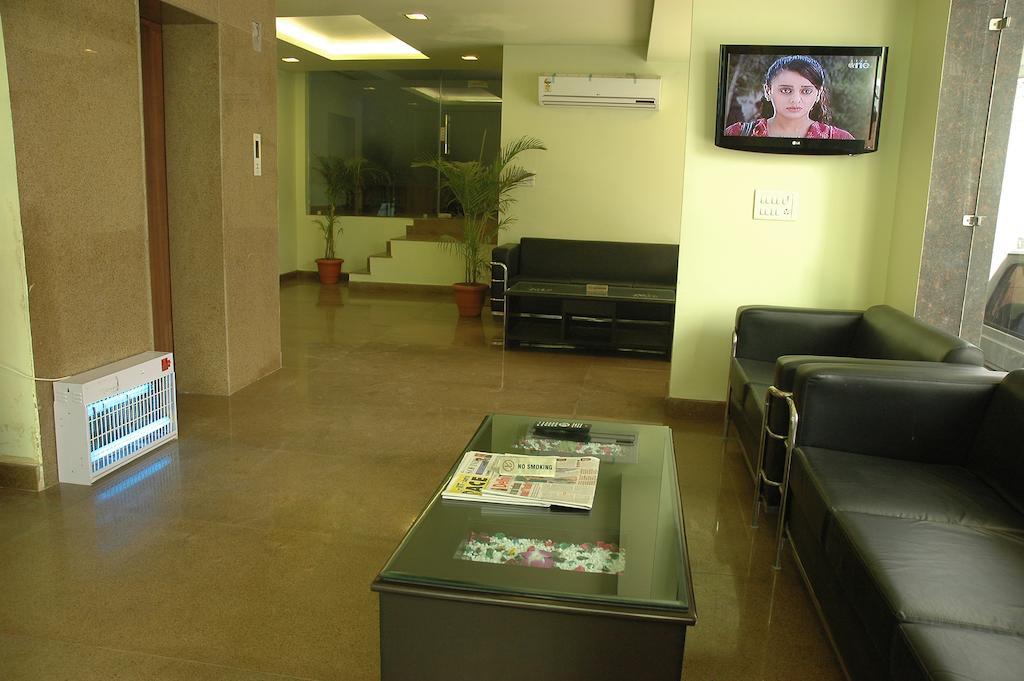 Airport Hotel Daya Capitol New Delhi Exteriör bild
