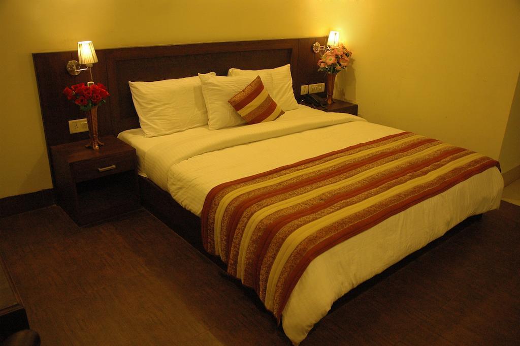 Airport Hotel Daya Capitol New Delhi Exteriör bild
