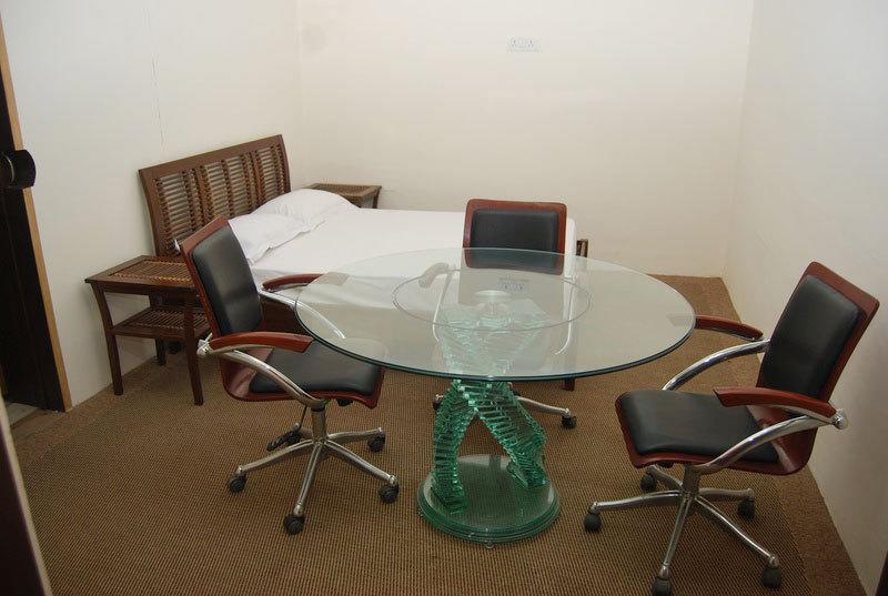Airport Hotel Daya Capitol New Delhi Exteriör bild