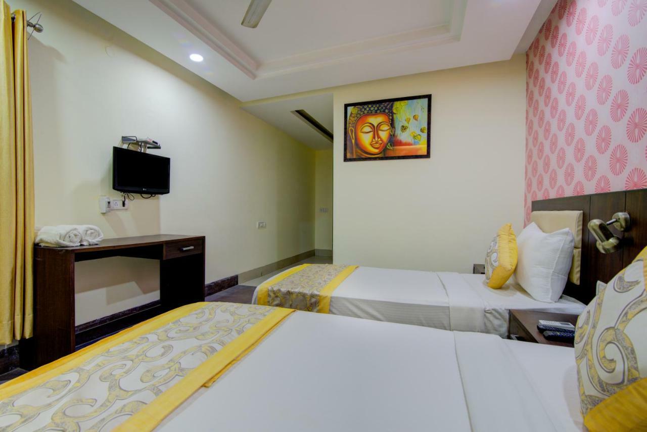 Airport Hotel Daya Capitol New Delhi Exteriör bild