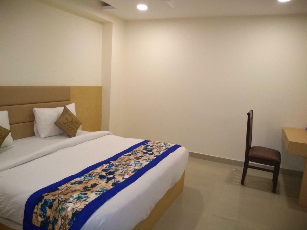 Airport Hotel Daya Capitol New Delhi Exteriör bild