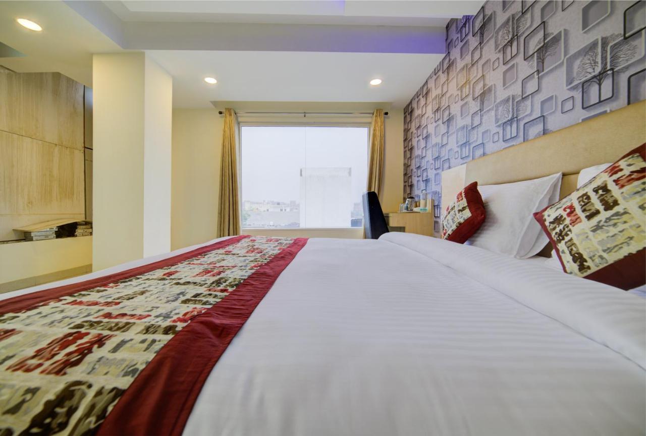 Airport Hotel Daya Capitol New Delhi Exteriör bild