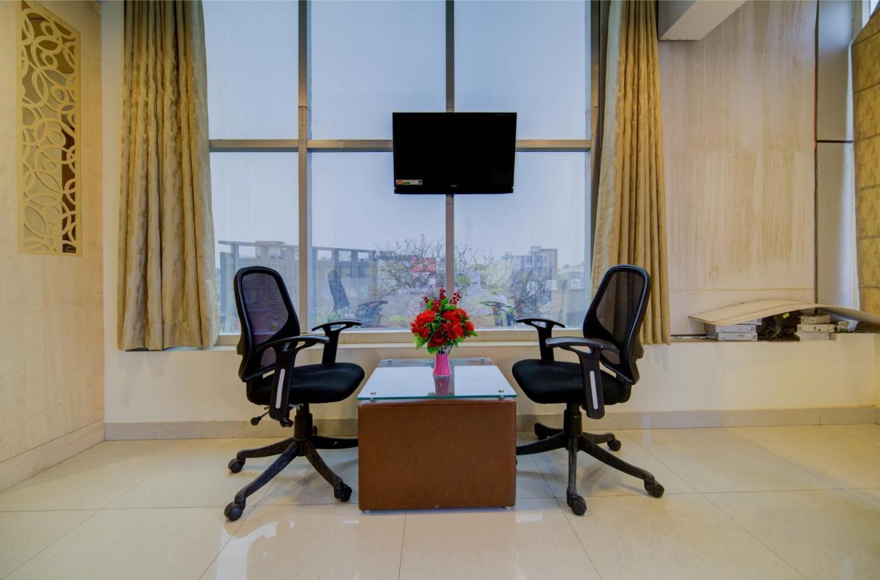 Airport Hotel Daya Capitol New Delhi Exteriör bild