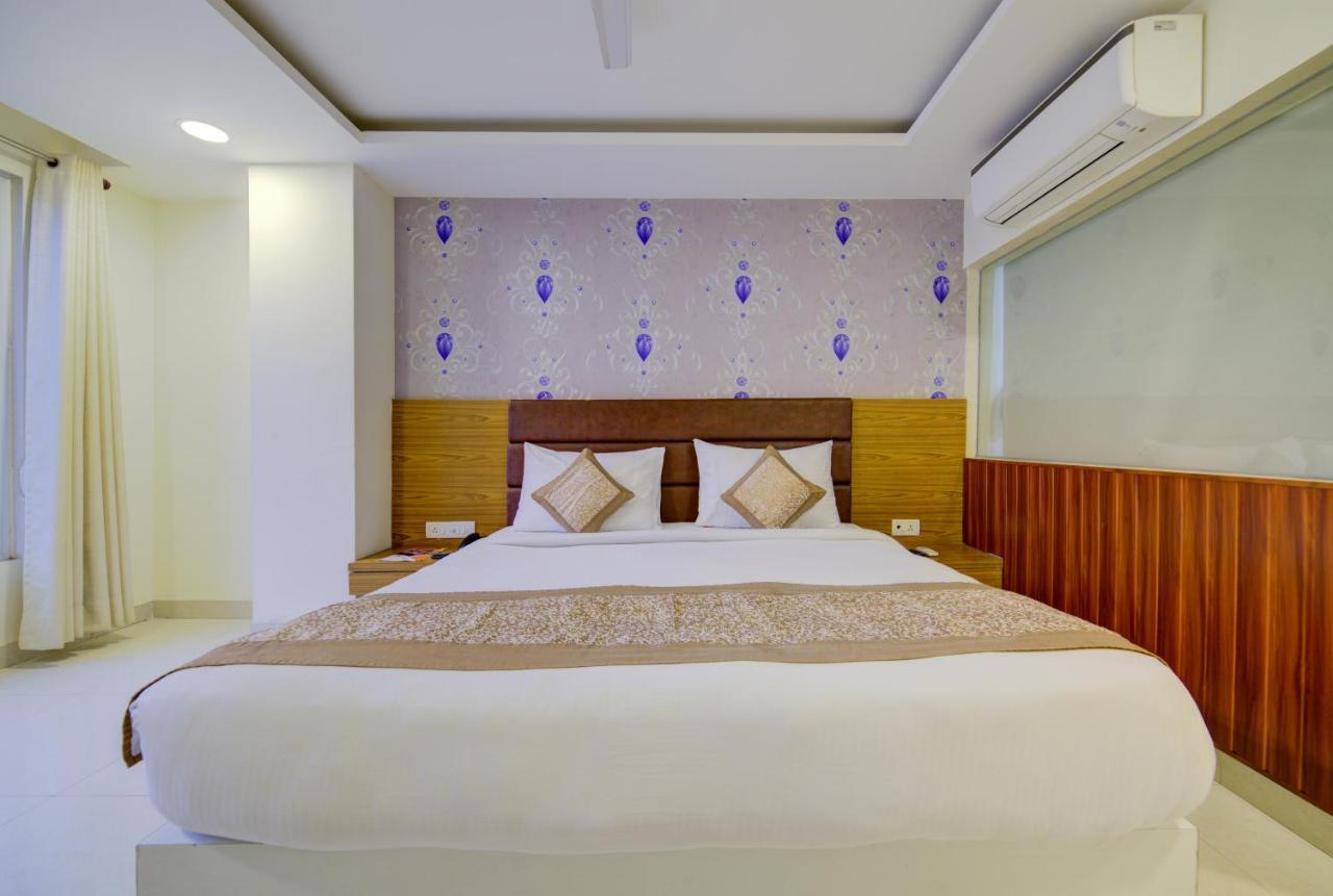Airport Hotel Daya Capitol New Delhi Exteriör bild